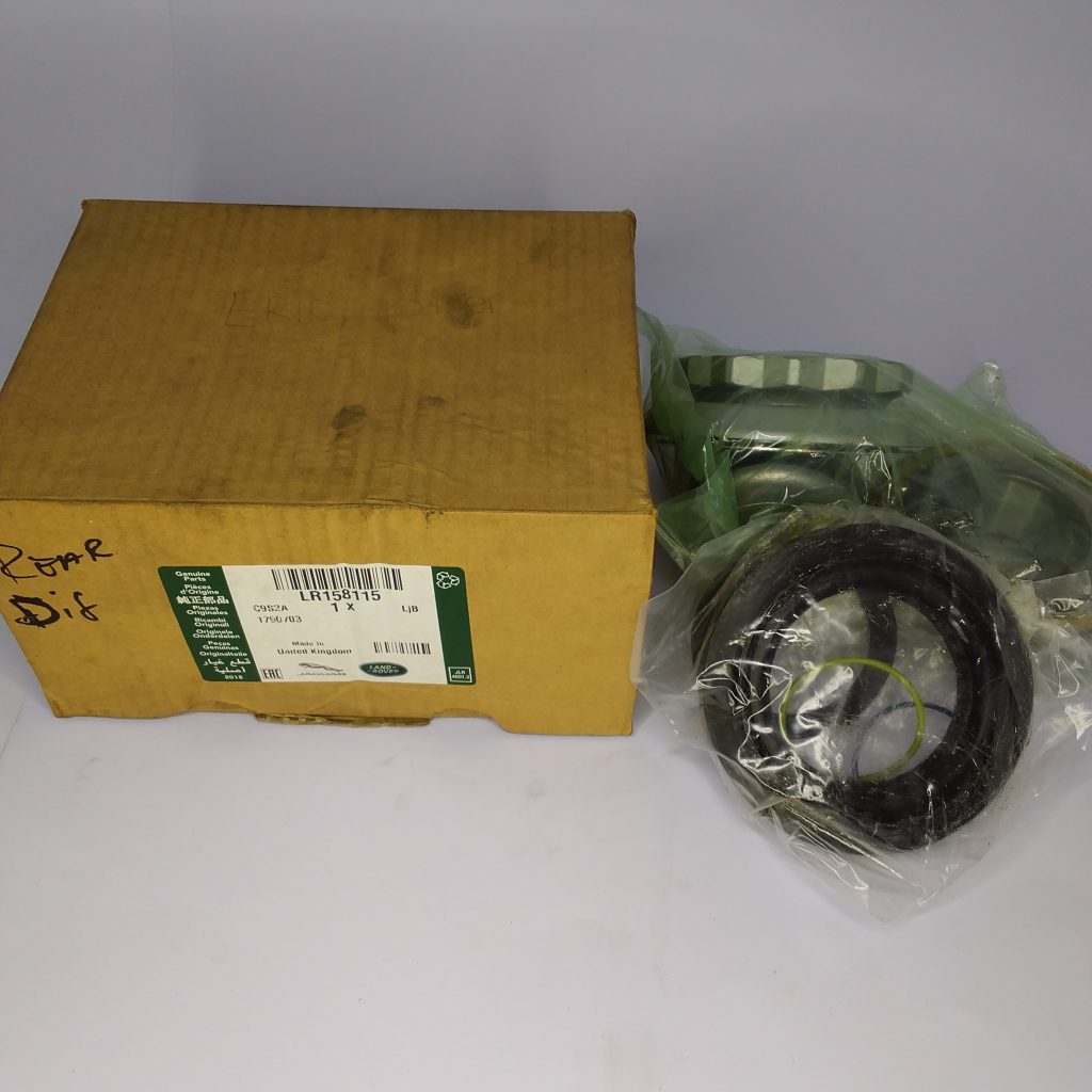 LR158115 – Rear differential repair kit